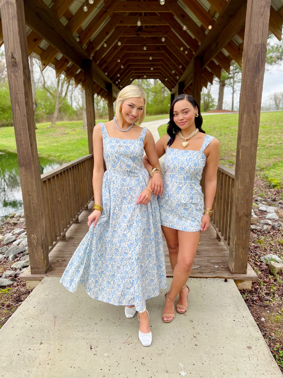 empire waist spring dresses Blue Floral Dress – Rich Broke Boutique Size:0-6 K7413E Donna Karan New York Short puff sleeves with